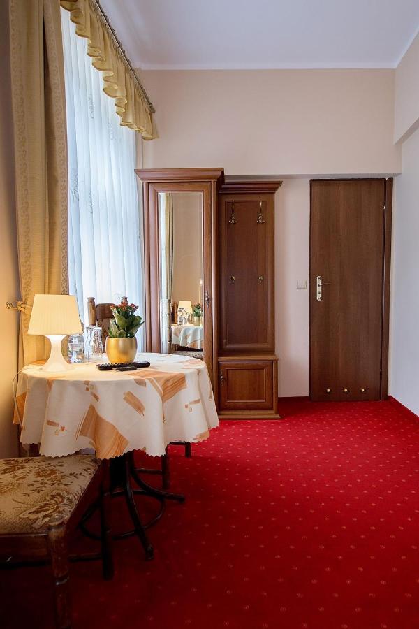 Hotel Zamek Chalupki エクステリア 写真