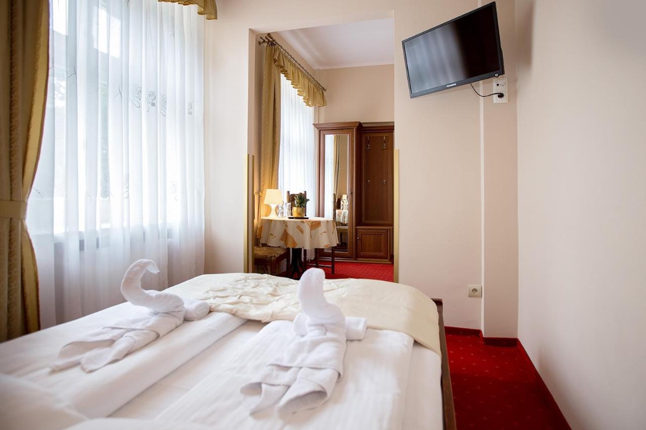 Hotel Zamek Chalupki エクステリア 写真