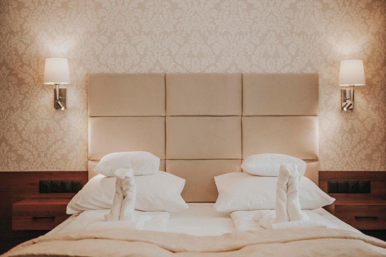 Hotel Zamek Chalupki エクステリア 写真
