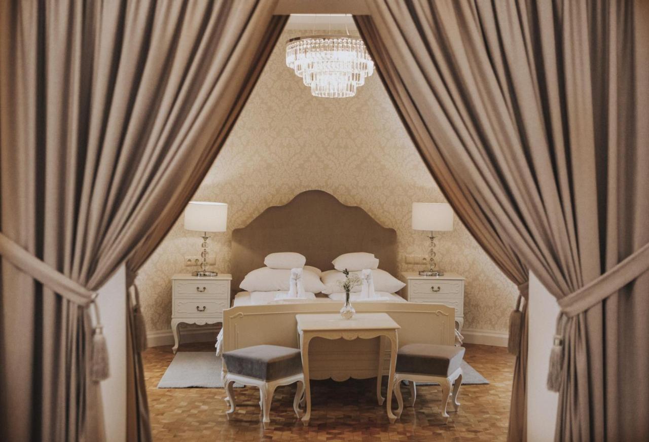Hotel Zamek Chalupki エクステリア 写真