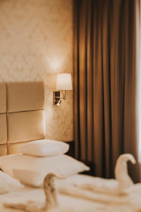 Hotel Zamek Chalupki エクステリア 写真