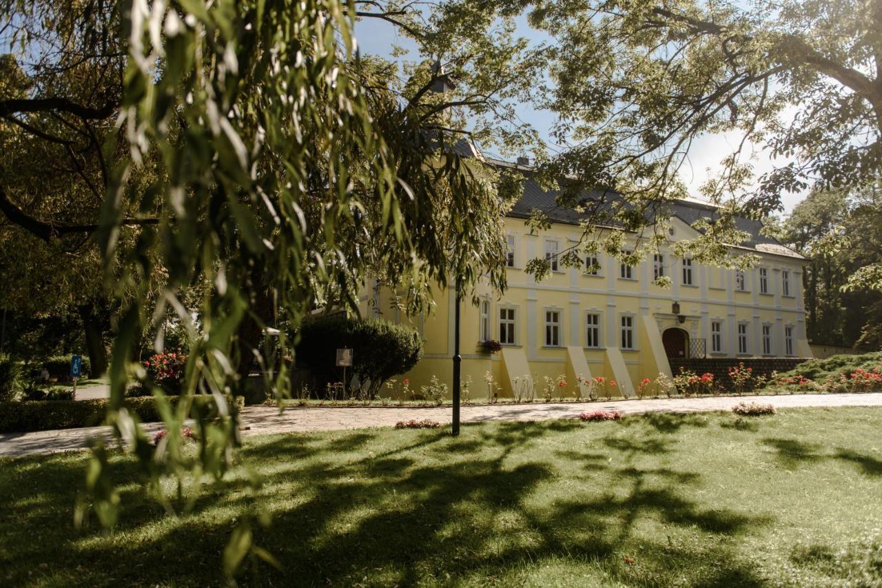 Hotel Zamek Chalupki エクステリア 写真